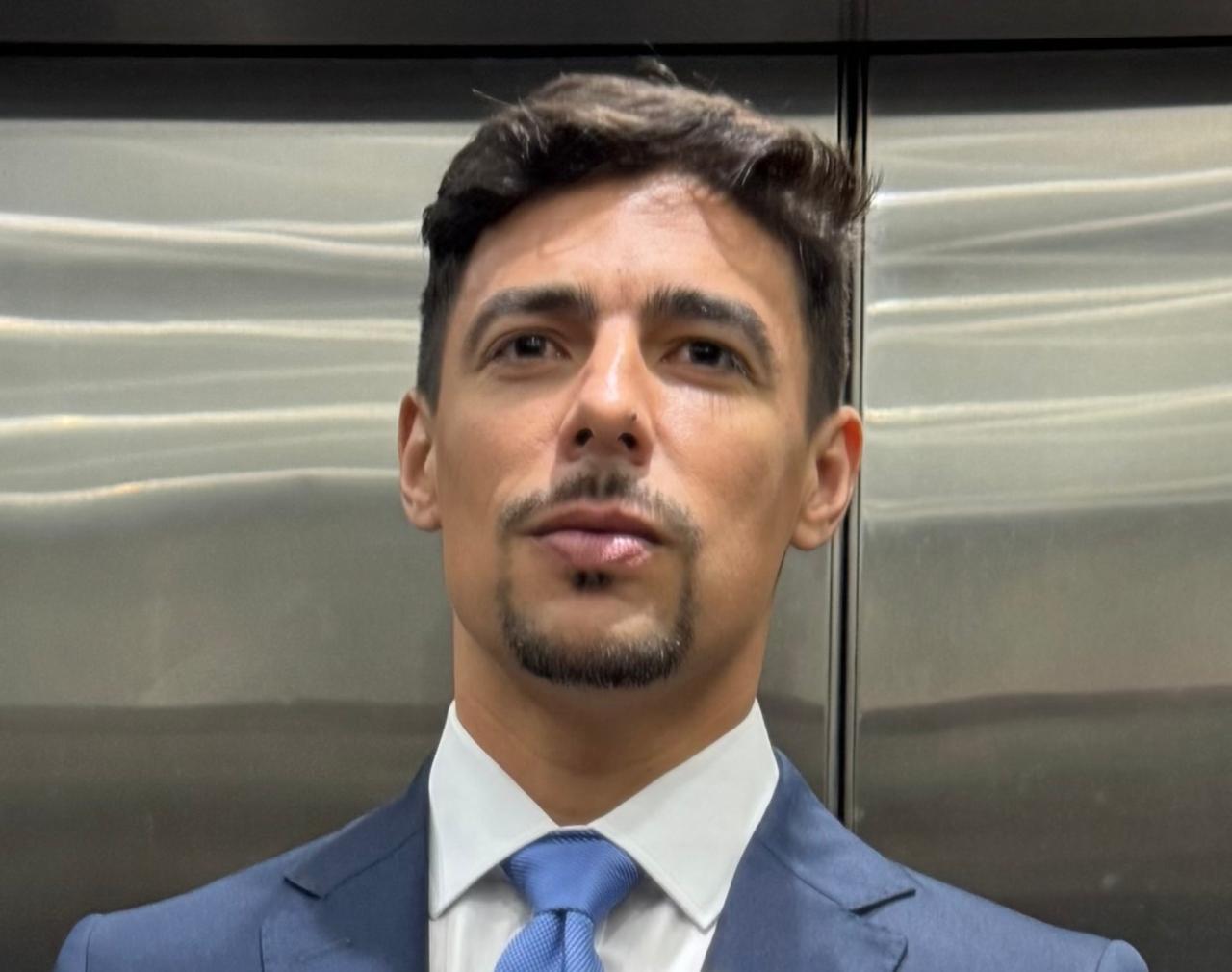 Foto do advogado Dr. Daniel Rezende